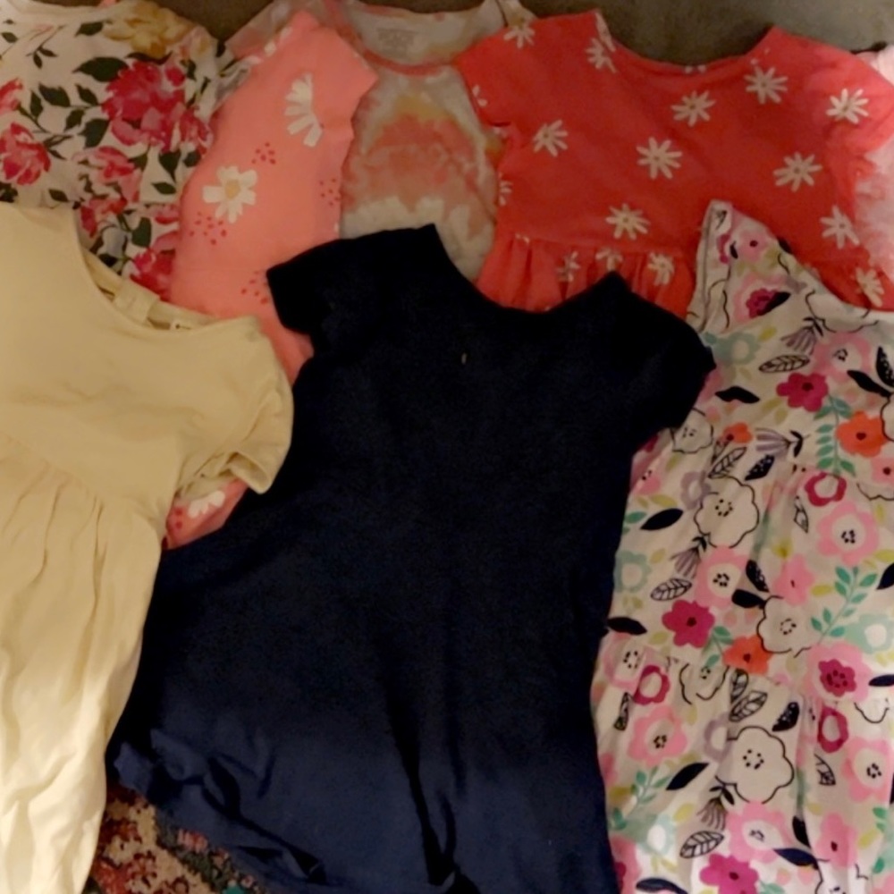 Girls Short sleeve 3T dresses no stains